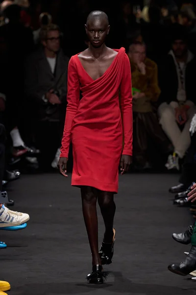 Look 18